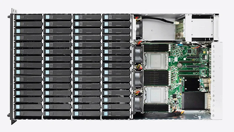 В серверах линейки «Спутник» шесть вентиляторов