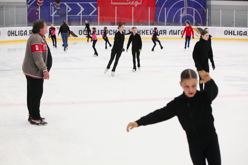 Ростелеком: юные фигуристы Приамурья посетили мастер-класс олимпийского чемпиона